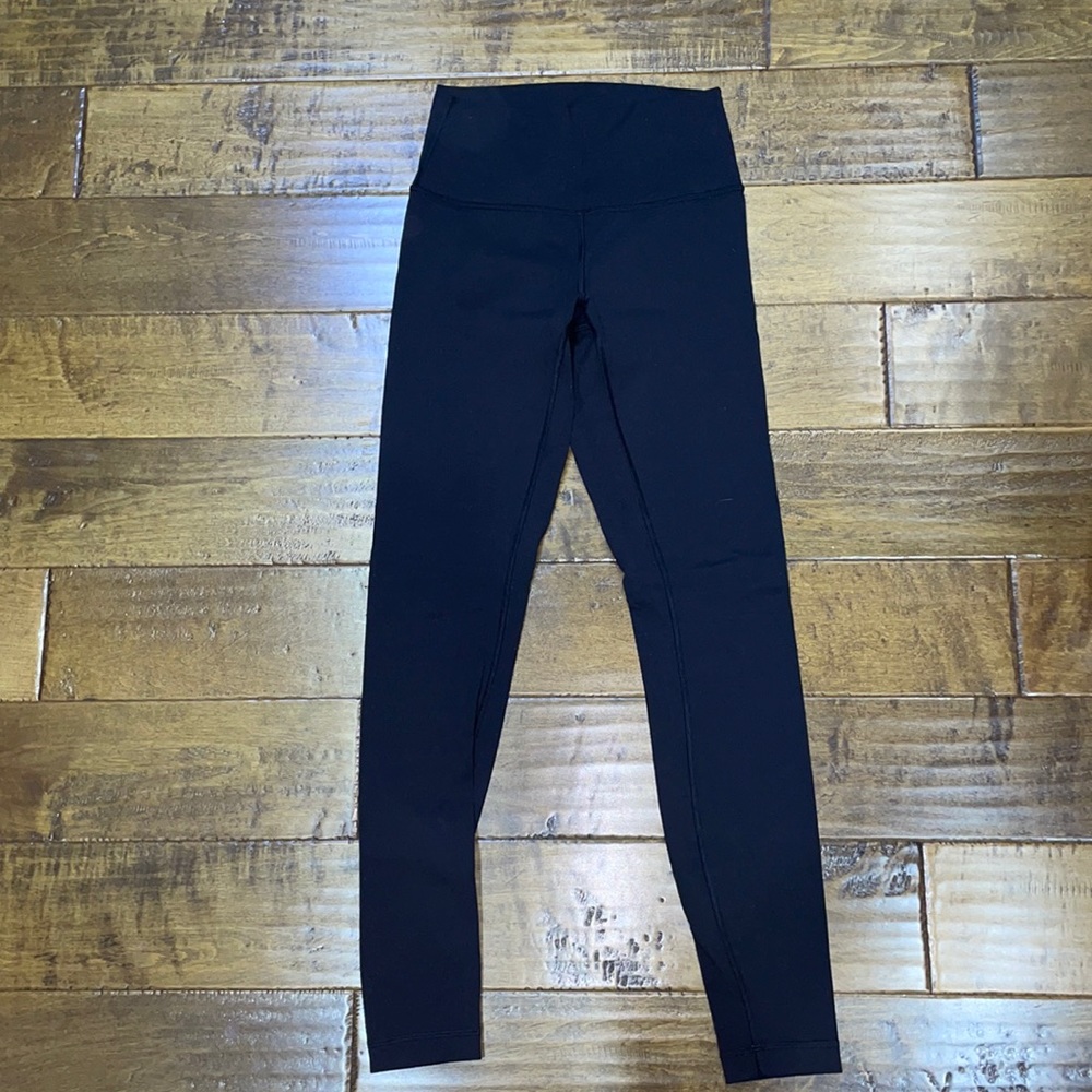 Black Lululemon Wunder Under 28”